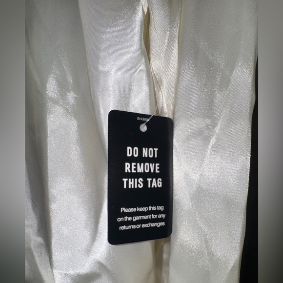 XL Express Ivory Asymmetric One-Shoulder Blouse | Satin Look | NEVER Worn - Picture 5 of 6